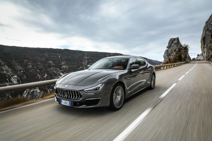  Maserati Ghibli S GranLusso 2017 года  (фото 18 из 45)